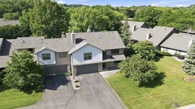 Immaculately maintained two-story end unit in demand Plymouth - photo 48