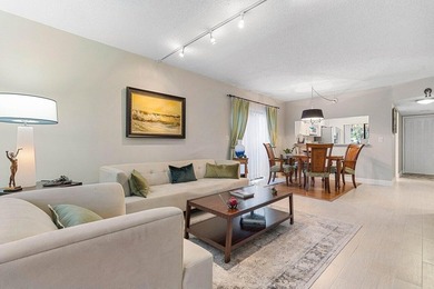 Rent right away. Light and airy ground-floor condo in Boca - photo 14