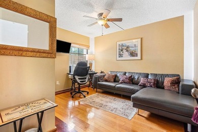 Rent right away. Light and airy ground-floor condo in Boca - photo 16