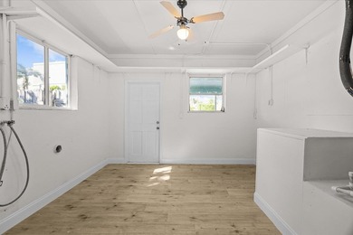 Showings must be scheduled with Showingtime. Exquisite 3-bedroom - photo 23