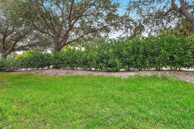 Rent right away. Light and airy ground-floor condo in Boca - photo 24