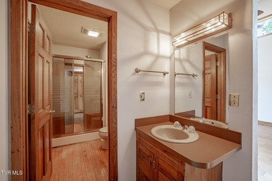 Wake up to breathtaking water views and unwind to glowing - photo 34