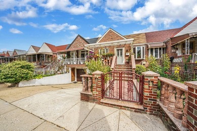 Step into your new home - a beautifully maintained home in the - photo 2