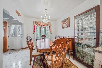 Step into your new home - a beautifully maintained home in the - photo 9
