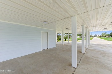 Waterfront Beauty - New Bulkhead Just Completed! This recently - photo 3