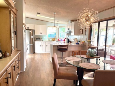 SPACIOUS 2BD, 2BA w/Side-by-Side parking on Large Corner Lot in - photo 22