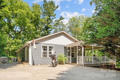 (private lake, pond, creek) Home For Sale in Asheville North Carolina