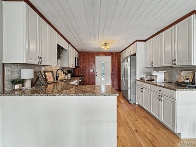 Experience the beauty of Lake Tuscaloosa at this delightful - photo 9