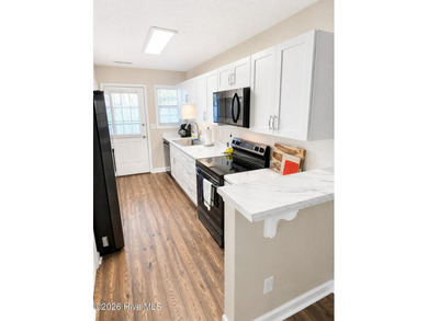 Welcome to this beautifully maintained 2-bedroom, 2-bath - photo 8