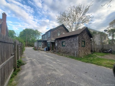 Calling all Investors! 2 Family Home with great rental income - photo 11