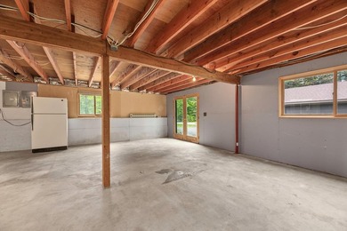 The view steals the show at this Wisconsin River home, where 315 - photo 15