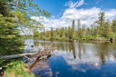 The view steals the show at this Wisconsin River home, where 315 - photo 17