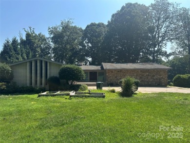 Lake Home For Sale in Mooresville, North Carolina