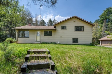 The view steals the show at this Wisconsin River home, where 315 - photo 27