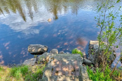 The view steals the show at this Wisconsin River home, where 315 - photo 31