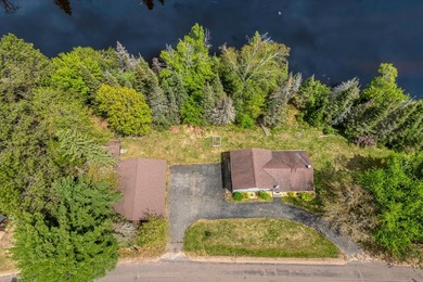 The view steals the show at this Wisconsin River home, where 315 - photo 36