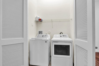 Sought-after corner/end-unit townhome with an enviable location - photo 42