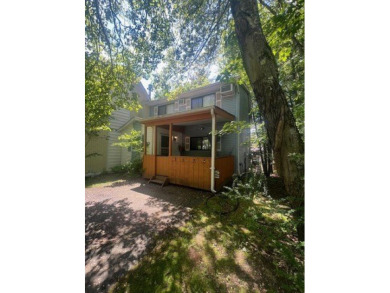 Kiamesha Lake Home Sale Pending in Kiamesha Lake New York