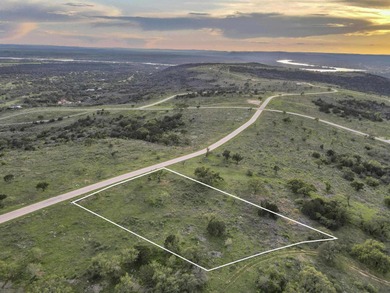 Lake LBJ Lot Sale Pending in Kingsland Texas
