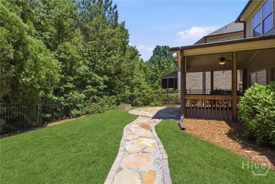 Welcome to the courtyard at Rowan Oak, a luxury gated community - photo 37