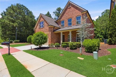 Welcome to the courtyard at Rowan Oak, a luxury gated community - photo 40