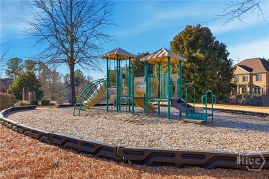 Welcome to the courtyard at Rowan Oak, a luxury gated community - photo 44