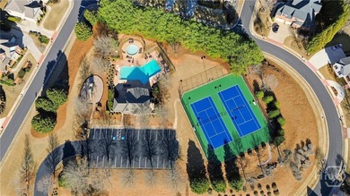 Welcome to the courtyard at Rowan Oak, a luxury gated community - photo 45