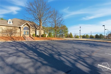Welcome to the courtyard at Rowan Oak, a luxury gated community - photo 46