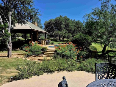 PRICE REDUCED! Stunning...Simply Stunning is the only way to - photo 3