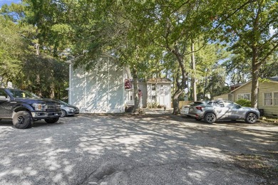 3 BLOCKS TO THE BEACH! Nestled in Wildwood Oaks, this townhouse - photo 21