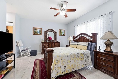 Exceptional waterfront Carlyle model in the highly sought-after - photo 26