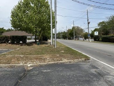 New roof installed in March 2025 and outside repainted - photo 4