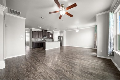 Charming 3-bedroom, 2-bath home with a 2-car garage located in - photo 6