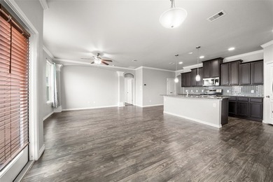 Charming 3-bedroom, 2-bath home with a 2-car garage located in - photo 7
