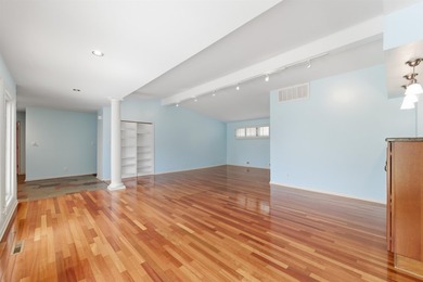 Welcome home to 262 Bonnie Brae! Situated on a beautiful 0 - photo 9