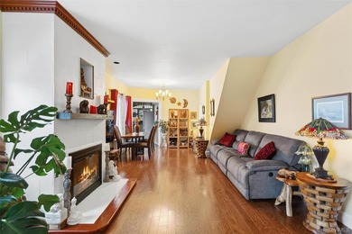 Charming and inviting 3-bedroom beachside retreat filled with - photo 5