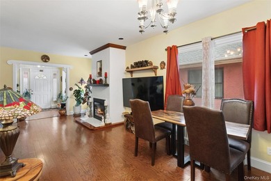 Charming and inviting 3-bedroom beachside retreat filled with - photo 8