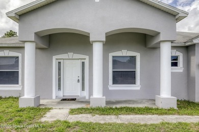 Amazing Investment opportunity calling! This beautiful home is - photo 2