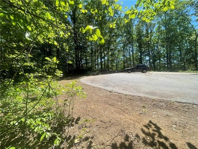 Perfect lot for walk out basement on quiet cul-de-sac in the - photo 3
