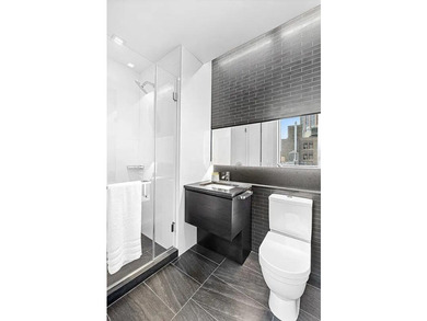 Welcome to 172 Madison Avenue Residence 15B, a sprawling - photo 7