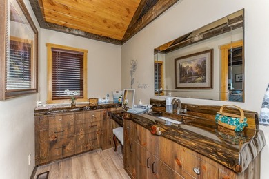 Own the ultimate turnkey multi-generational compound & executive - photo 29