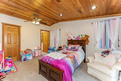 Own the ultimate turnkey multi-generational compound & executive - photo 33
