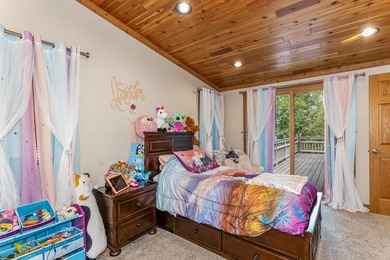 Own the ultimate turnkey multi-generational compound & executive - photo 34