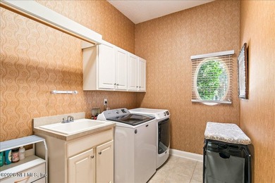 Value! Situated on a large estate lot in sought-after Plantation - photo 36