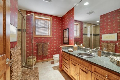Magnificent walkout Robert Mason built home, private culdesac - photo 38