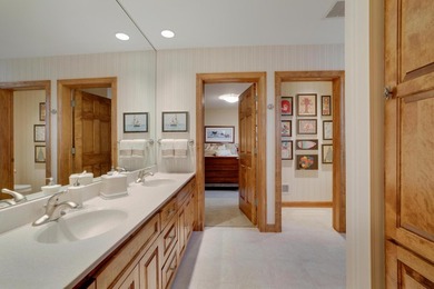 Magnificent walkout Robert Mason built home, private culdesac - photo 41