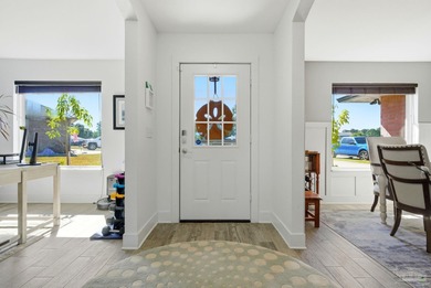 Grande Lagoon on the Lake! This open concept, split bedroom - photo 4