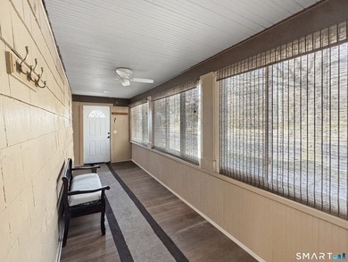 Beautifully-maintained single-family home offers the perfect - photo 2
