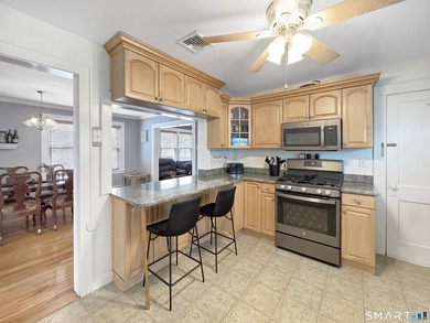 Beautifully-maintained single-family home offers the perfect - photo 3