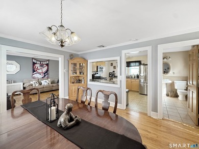 Beautifully-maintained single-family home offers the perfect - photo 6